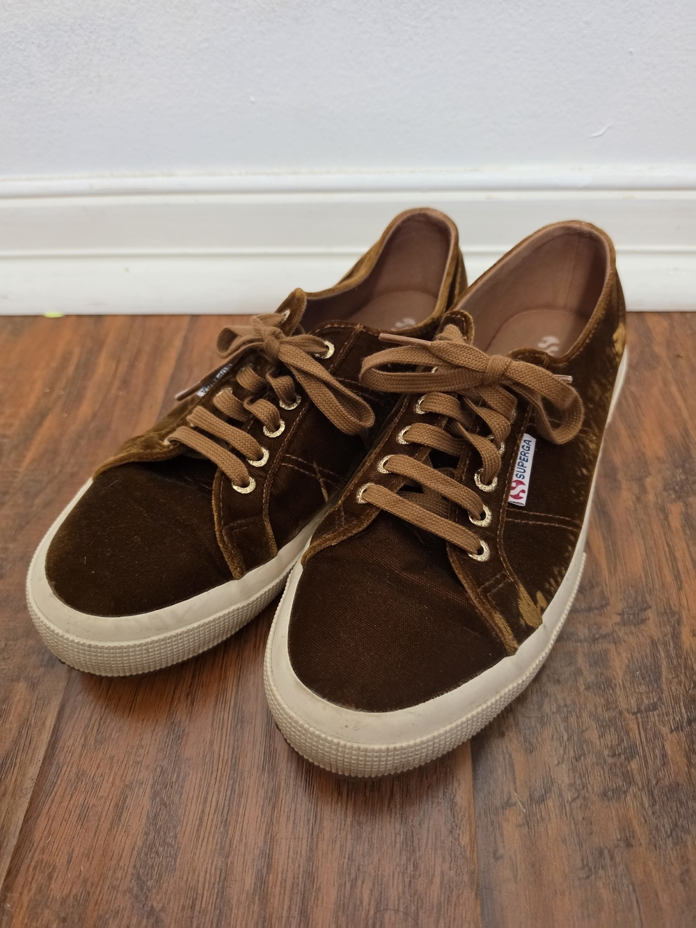 Women's Superga Chocolate Brown Velvet Low Top Sneakers Size 10